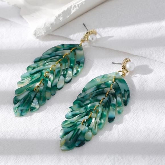 NEW Green Leaf Acrylic Dangle Long Earrings - Picture 3 of 5